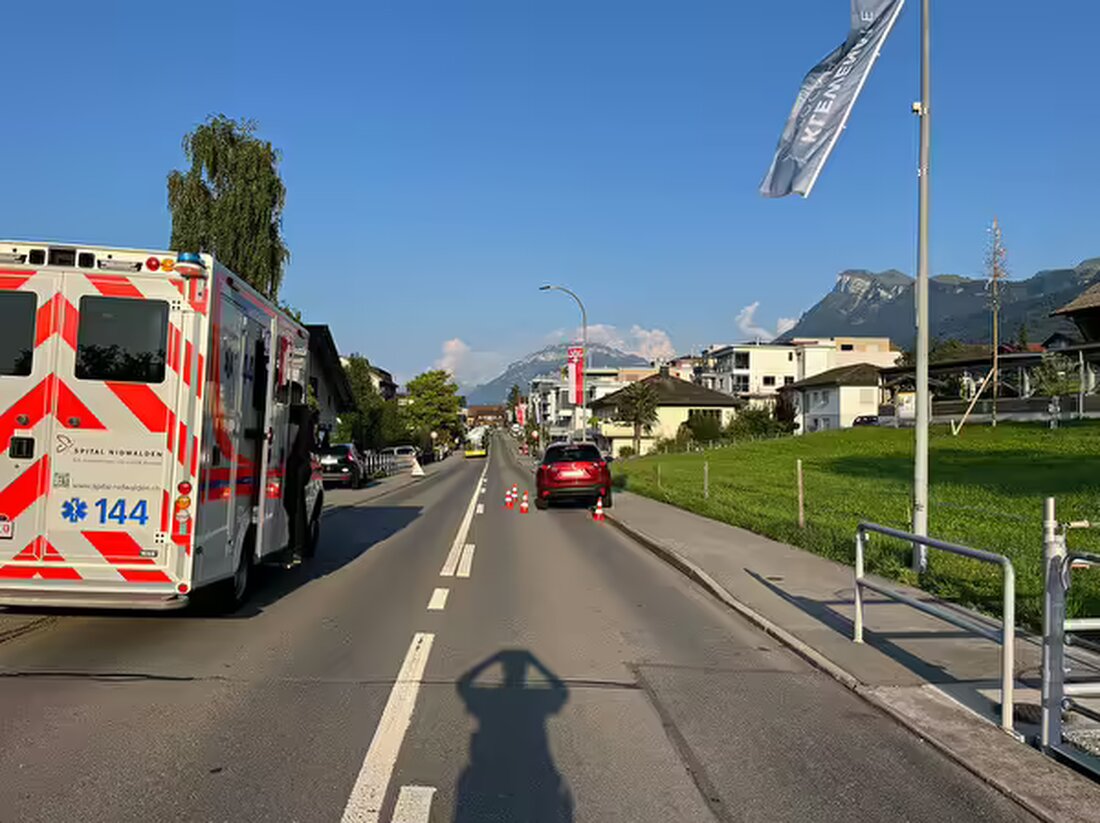 Am Mittwochabend in Beckenried wurde eine 82-jährige Fussgängerin bei einem Verkehrsunfall schwer verletzt. Der Autofahrer blieb unverletzt.