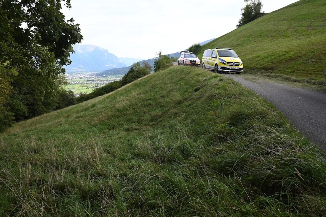 Am Sonntag, 07.09.2025, verletzte sich eine 63-jährige Frau bei einem Quad-Unfall in Gams. Rettungsdienst brachte sie ins Spital.