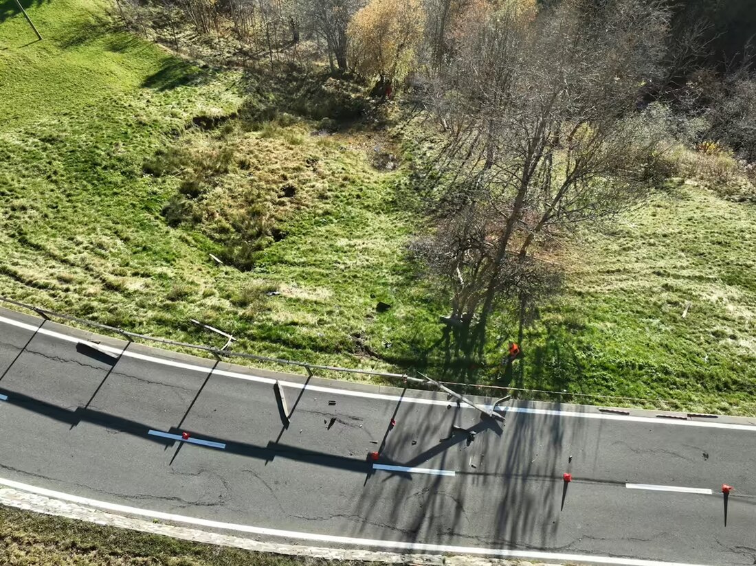 Ein 77-jähriger Autofahrer geriet in Peist bei einem misslungenen Überholmanöver in einen schweren Unfall. Schanfiggerstrasse gesperrt.