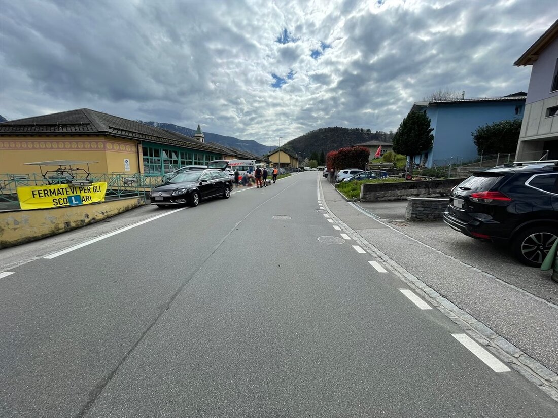 In Castaneda kollidierten am Ostermontag ein 14-jähriger Trottinettfahrer und ein 48-jähriger Radfahrer. Beide verletzten sich.