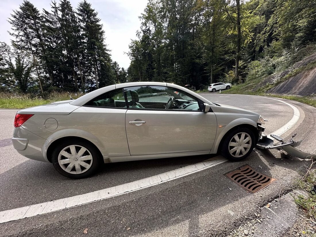 Am 13. September 2025 kam es in Reute/AR zu einem Verkehrsunfall zwischen zwei Autos. Fahrer blieben unverletzt.
