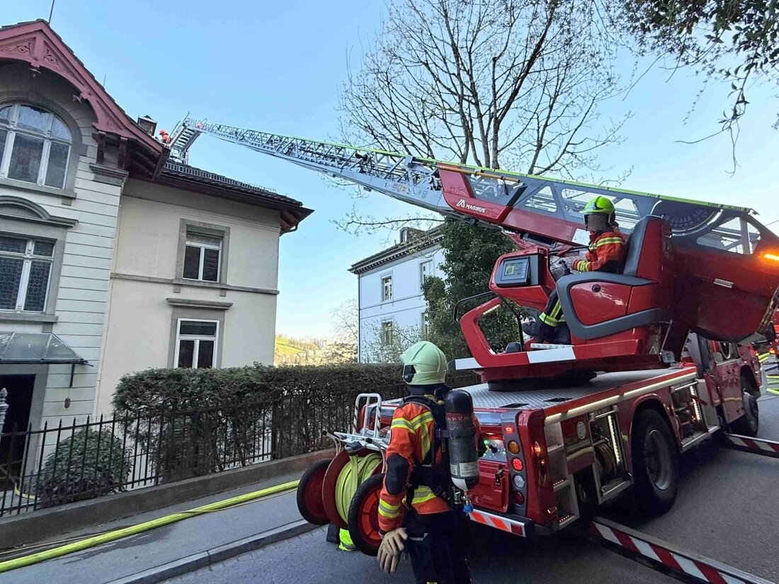 Am 10.04.2025 kam es in St.Gallen zu einem Brand im Estrich eines Mehrfamilienhauses, verletzter Mieter und erheblicher Sachschaden.