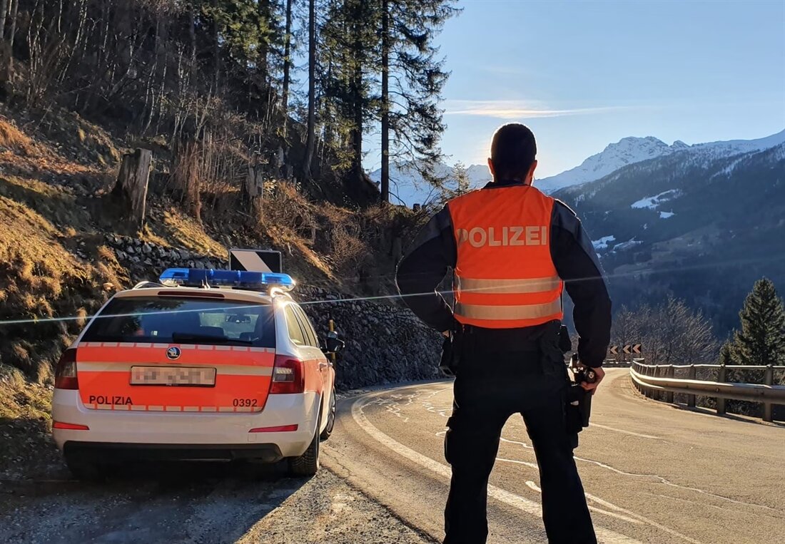 Drei Einbrecher wurden in Brusio festgenommen, nachdem in vier Geschäftshäusern eingebrochen wurde. Internationale Polizeizusammenarbeit half bei der Festnahme.