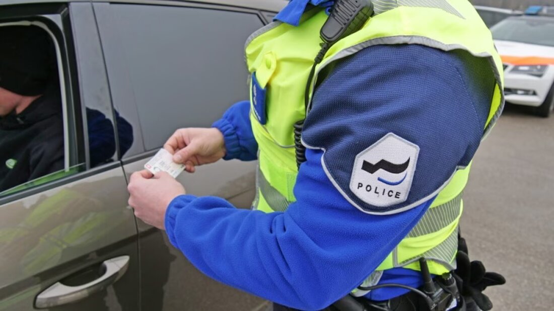 Am 5. November 2025 beschlagnahmte die Kantonspolizei Freiburg zwei Fahrzeuge in weniger als einer Stunde aufgrund schwerer Verkehrsverstöße.