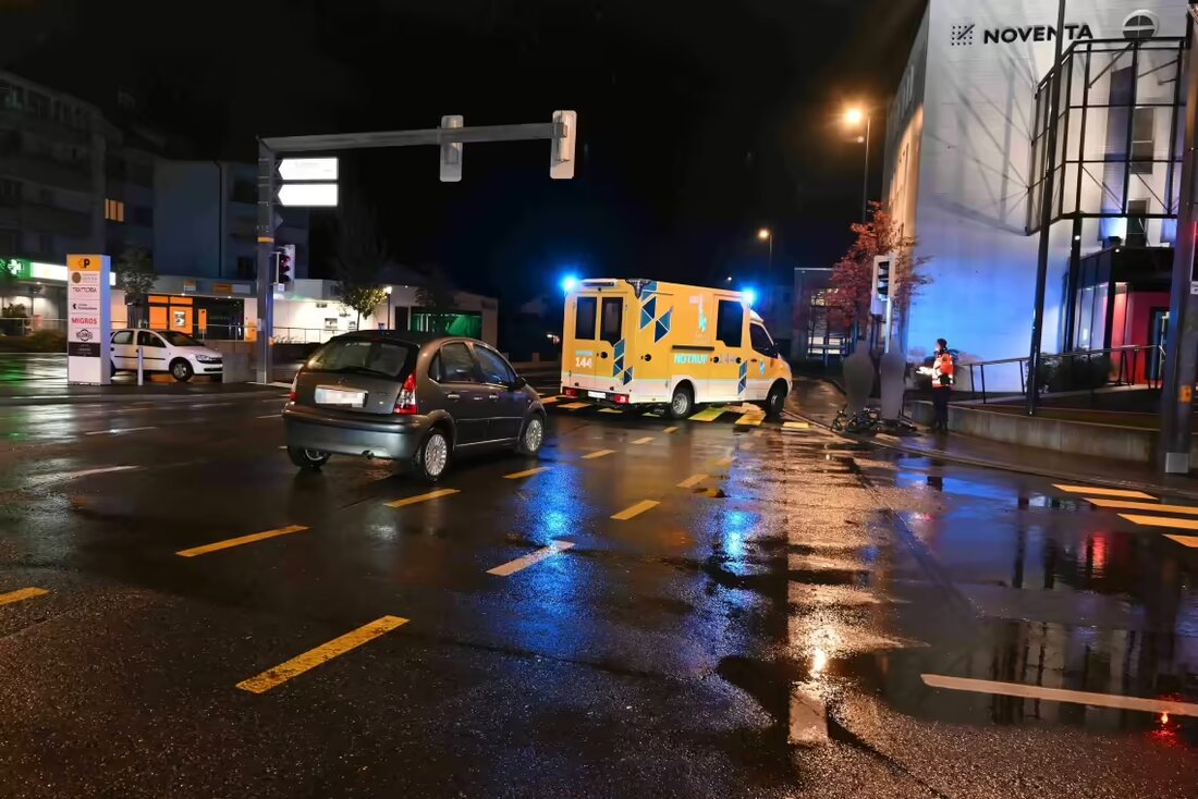 Am 08.10.2024 kam es auf der Hohenemserstraße in Diepoldsau zu einem Unfall zwischen einem E-Bike und einem Auto. Ein 18-Jähriger wurde verletzt.