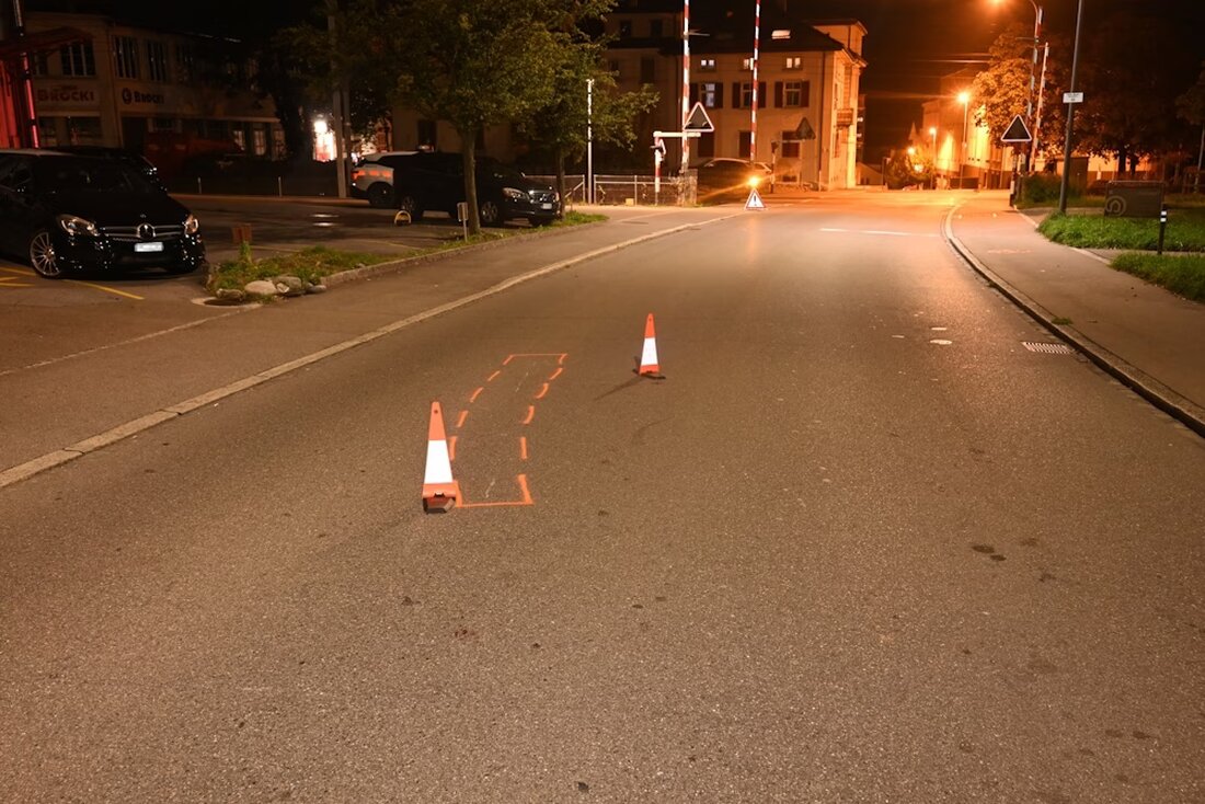 Ein 53-jähriger Mann erlitt bei einem E-Bike-Unfall in Rorschach schwere Verletzungen und wurde als fahrunfähig eingestuft.
