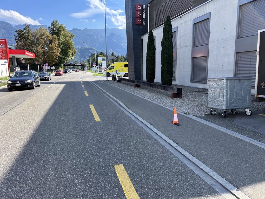 Am Sonntag kam es in Diepoldsau zu einem Verkehrsunfall zwischen einem E-Bike und einem Scooter, bei dem ein 8-jähriger Junge leicht verletzt wurde.