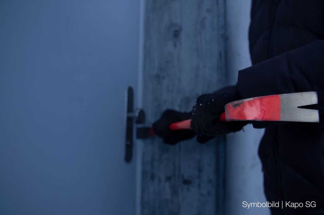 Unbekannte Täter brechen in Widnau in Kellerabteile ein und stehlen E-Bikes im Wert von mehreren tausend Franken.