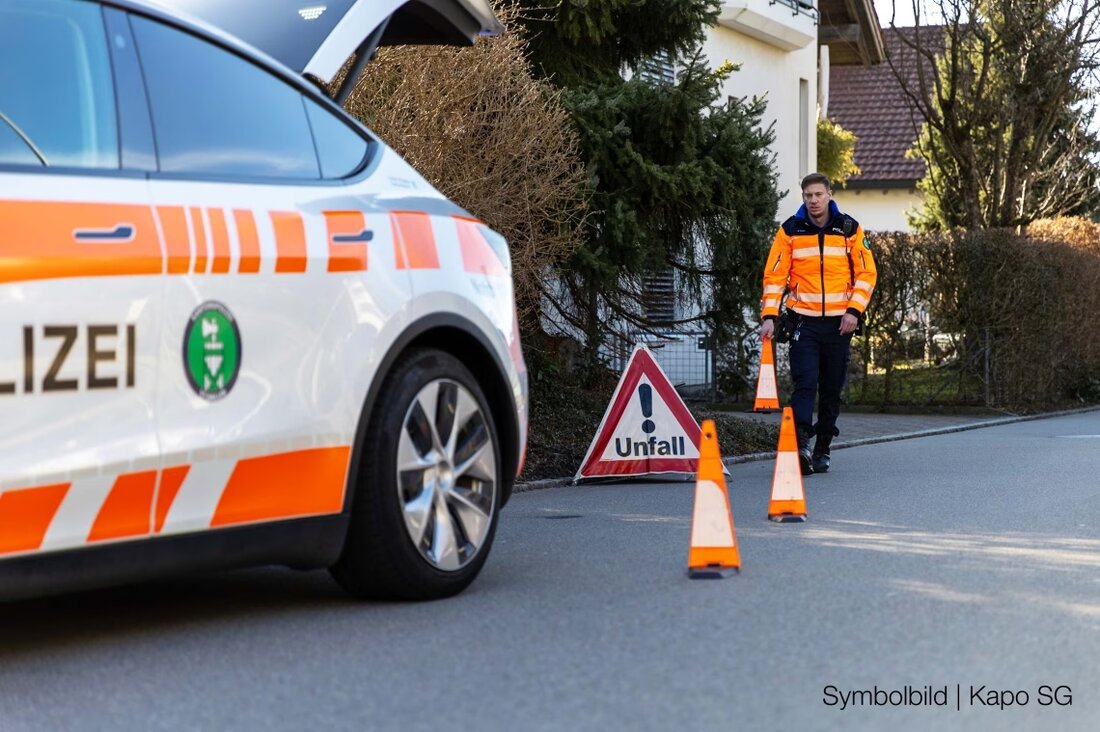 Bei einem Unfall in Mels kollidierte am 20.03.2025 ein Auto mit einem E-Scooter. Der E-Scooter-Fahrer wurde leicht verletzt.