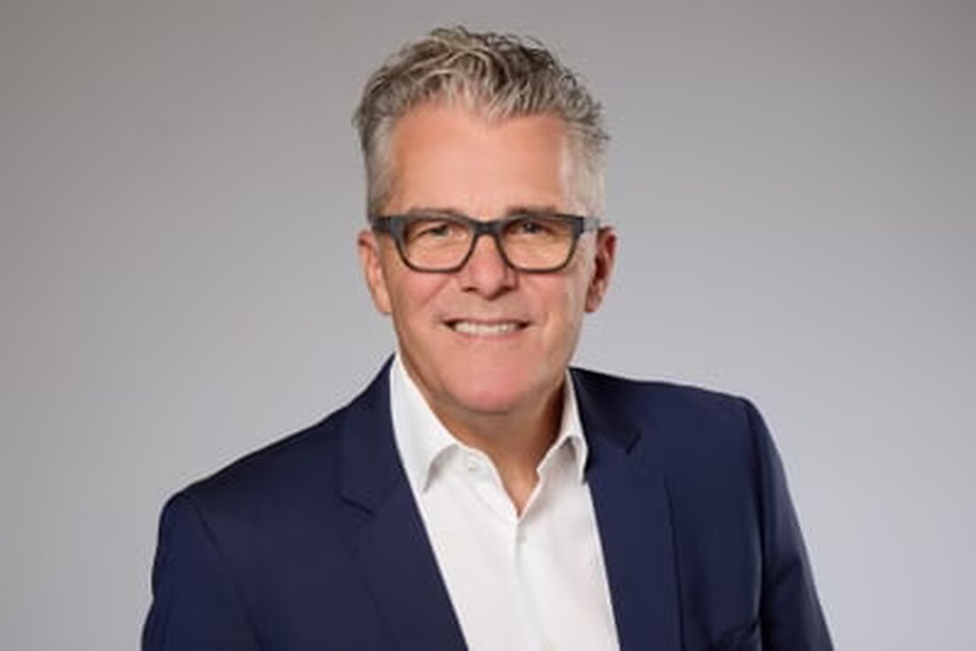 Eduard Löw wird neuer Leiter der St. Jakobshalle Basel ab dem 1. Februar 2026 und stärkt die kulturelle Vielfalt der Halle.