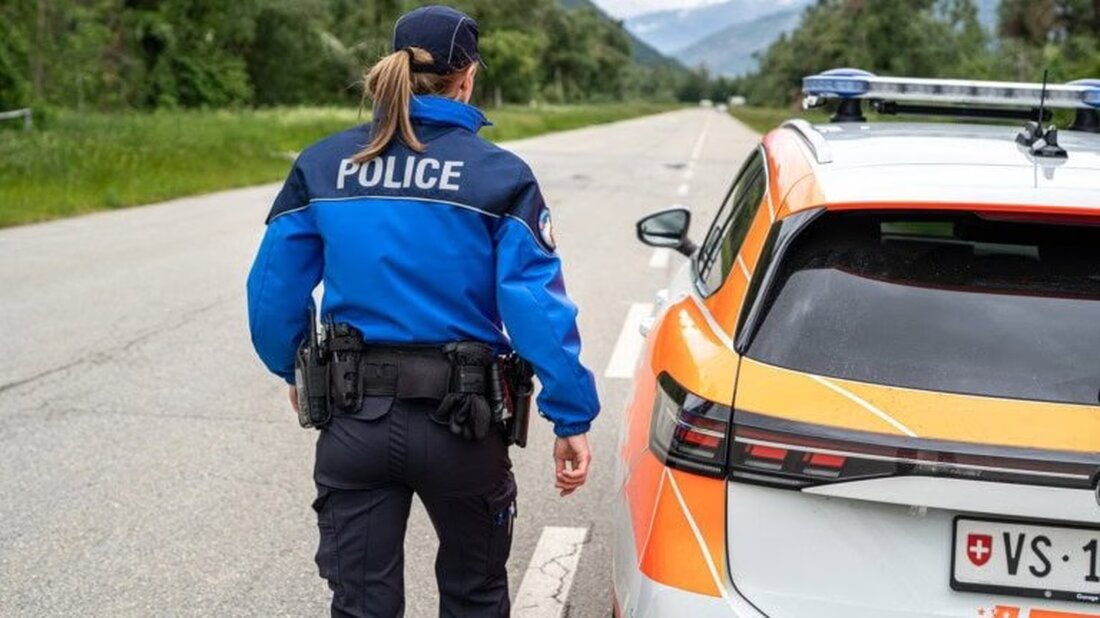 Am 21. Juli 2025 wurde ein Waffengeschäft im Unterwallis überfallen. Die Polizei sucht Zeugen und Hinweise zu den flüchtigen Tätern.