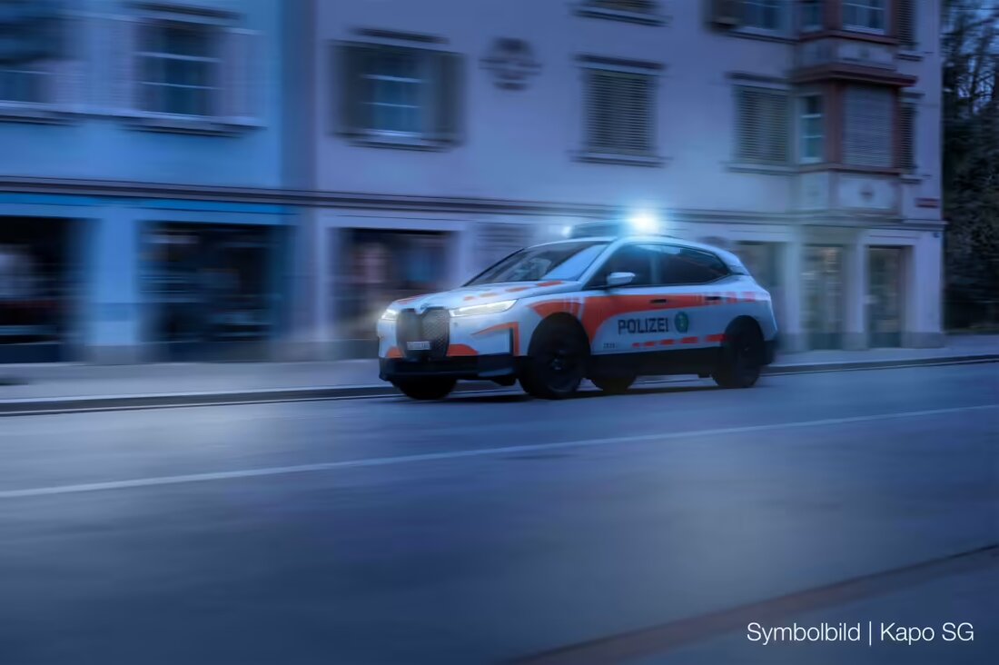 Unbekannte Täter brechen zwischen 1. und 2. November 2024 in Wohnung in Flawil ein. Wertsachen und Sachschaden von 2000 Franken.