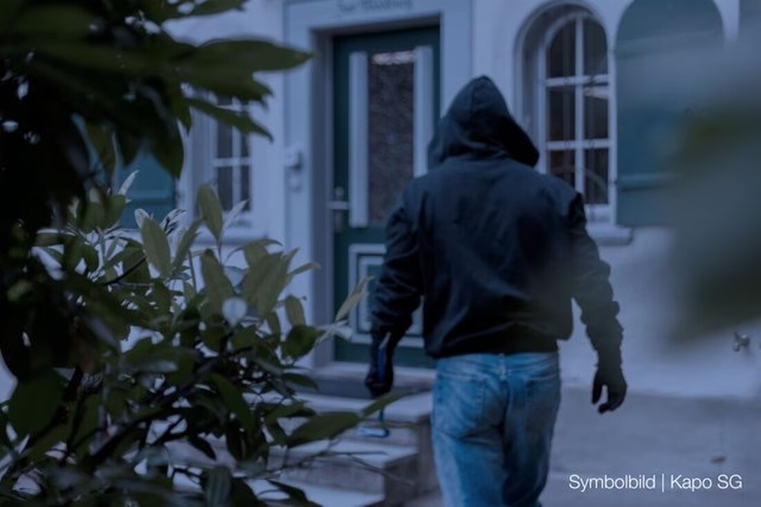 Am Mittwochmorgen brach ein unbekannter Täter zwischen 1:45 und 3 Uhr in ein Rapperswiler Restaurant ein und entwendete Bargeld.