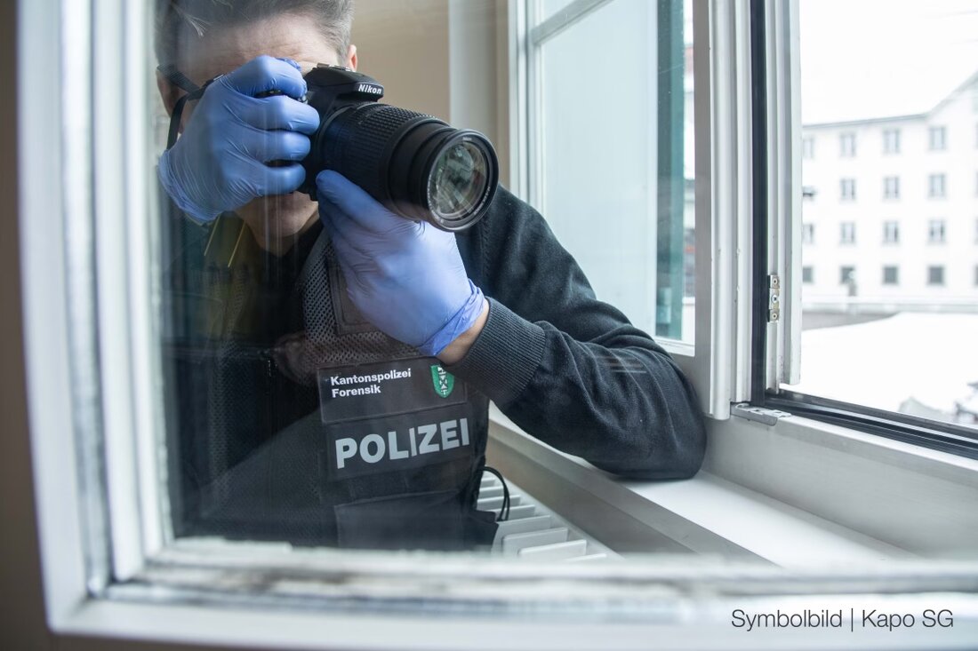 Unbekannte Täter brechen in Rorschach während des Wochenendes in Gastrobetrieb ein und stehlen 3'500 Franken aus einem Tresor.
