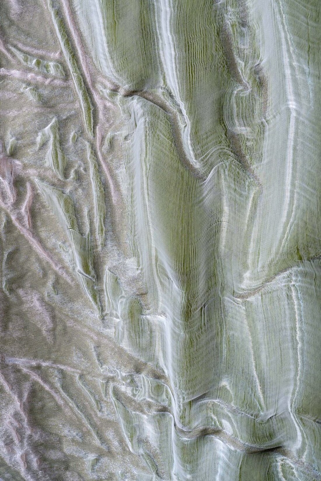 Entdecken Sie Marie Schumanns beeindruckende Intervention „Coatings“ im Kunstmuseum St.Gallen vom 9. Januar 2026 bis 3. Januar 2027.