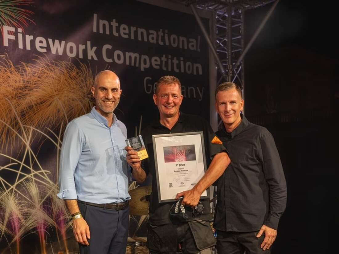 England gewinnt den 33. Internationalen Feuerwerkswettbewerb 2025 in Hannover. Das Motto für 2026 steht fest: "Dance of Northern Lights".