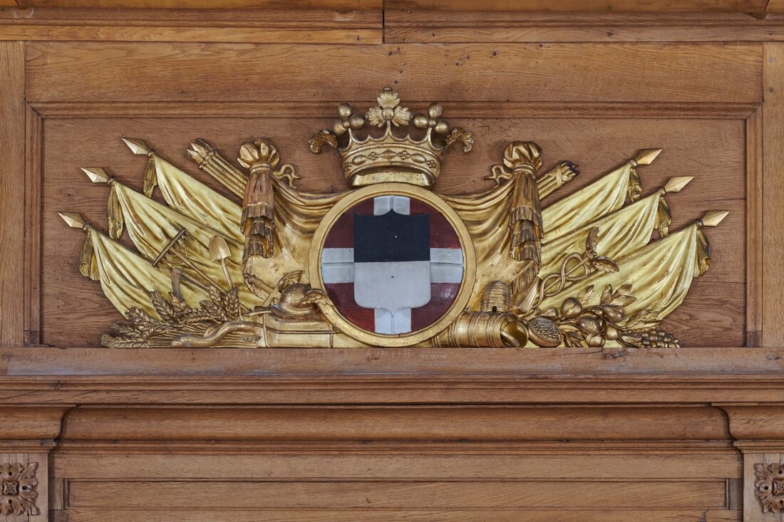 Das historische Rathaus von Freiburg bietet nun für Interessierte die Möglichkeit, an virtuellen Besichtigungen teilzunehmen! Die allgemeine Info zu den Besichtigungsbedingungen ist beim Sekretariat des Grossen Rates erhältlich. Ein Highlight sind die beeindruckenden Fresken und historischen Artefakte, die das Innere des Rathauses zieren. Für alle, die nicht persönlich vorbeikommen können, ist die virtuelle Tour eine spannende Alternative. So kann jeder die Pracht des Rathauses bequem von zu Hause aus erleben. Nutzen Sie die Gelegenheit, die faszinierende Geschichte Freiburgs hautnah kennenzulernen – ob vor Ort oder online!