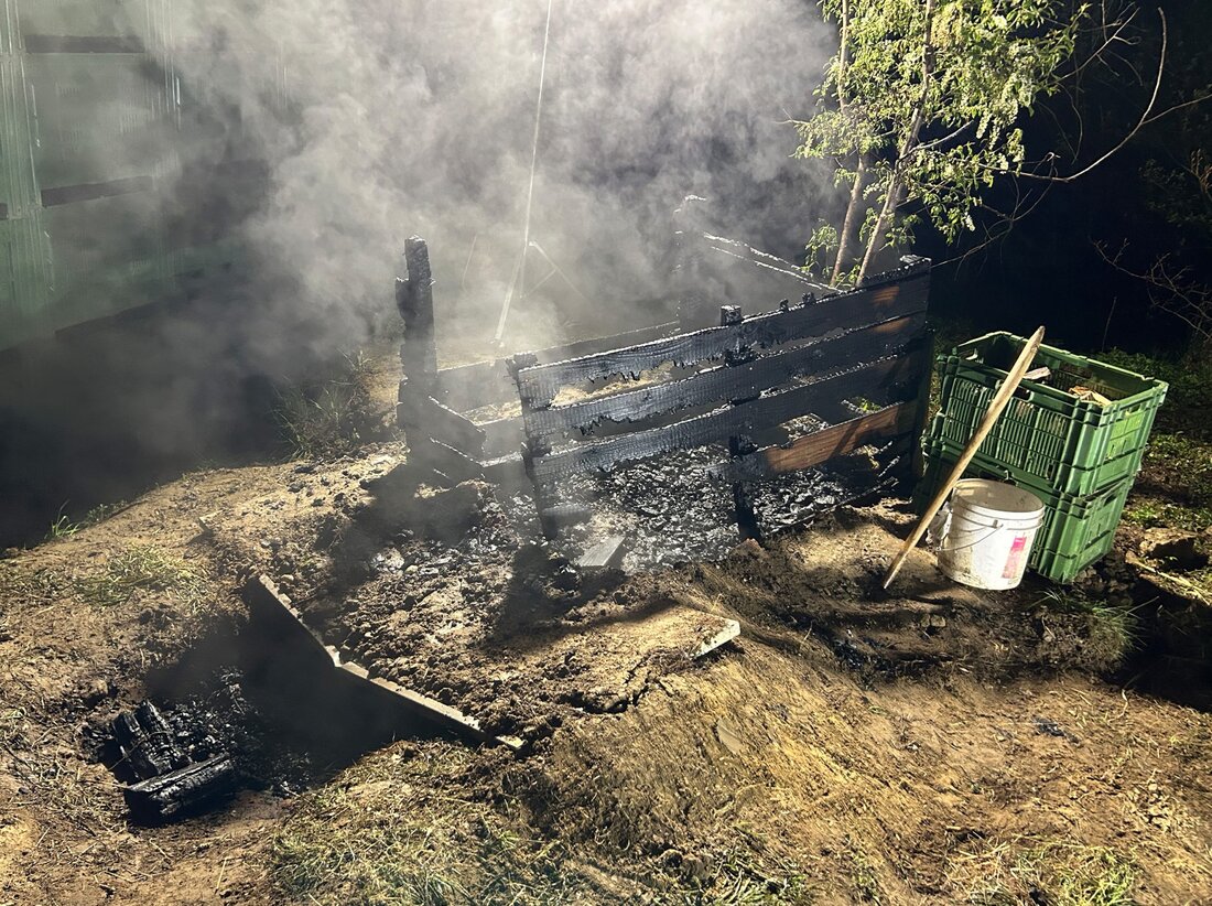 In Stettfurt löste ein Brand eines Erdofens am Freitagabend Alarm aus. Die Feuerwehr konnte den Sachschaden, der in die Hundertfranken geht, schnell begrenzen. Verletzt wurde glücklicherweise niemand. Die Brandursache wird von der Kantonspolizei Thurgau ermittelt.
