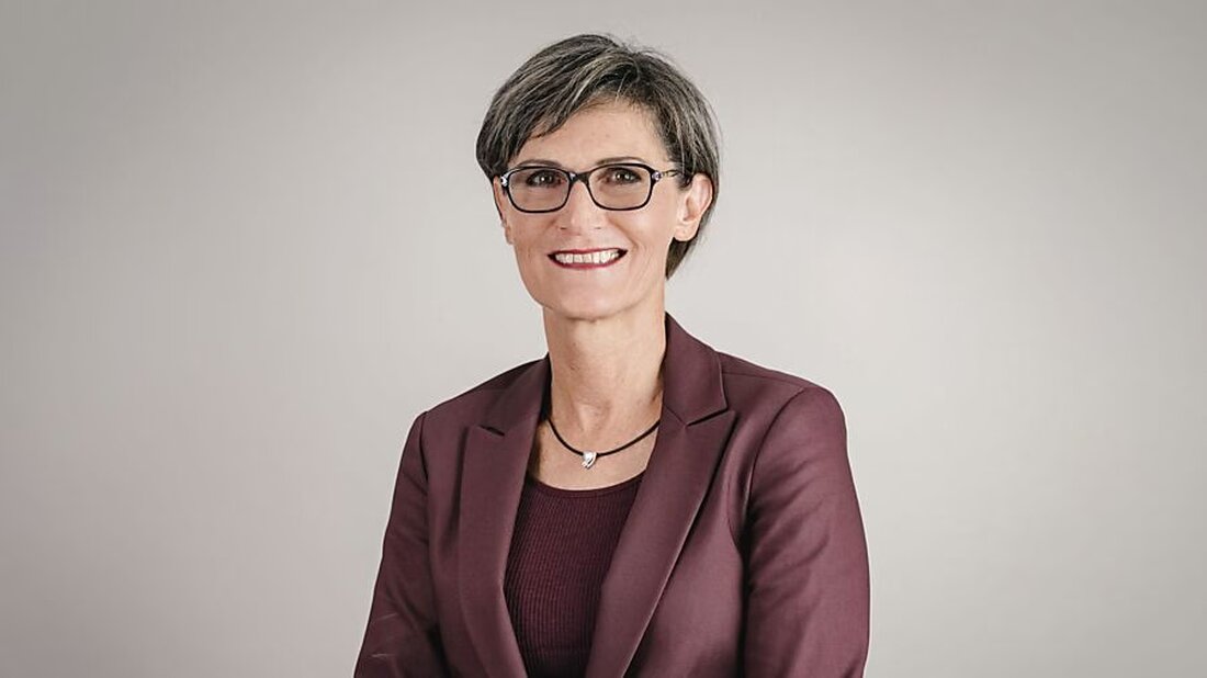 Euphemia Elmer wird am 21. Oktober 2025 zur Landrätin gewählt und tritt die Nachfolge von Urs Sigrist aus Glarus Süd an.
