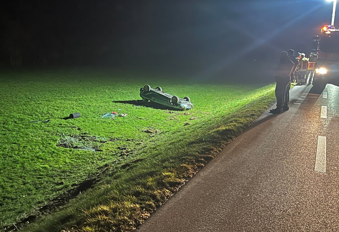 Ein 23-jähriger Autofahrer verunfallte nachts in Müllheim mit einem fremden Auto. Führerschein fehlte, Verletzungen wurden behandelt.