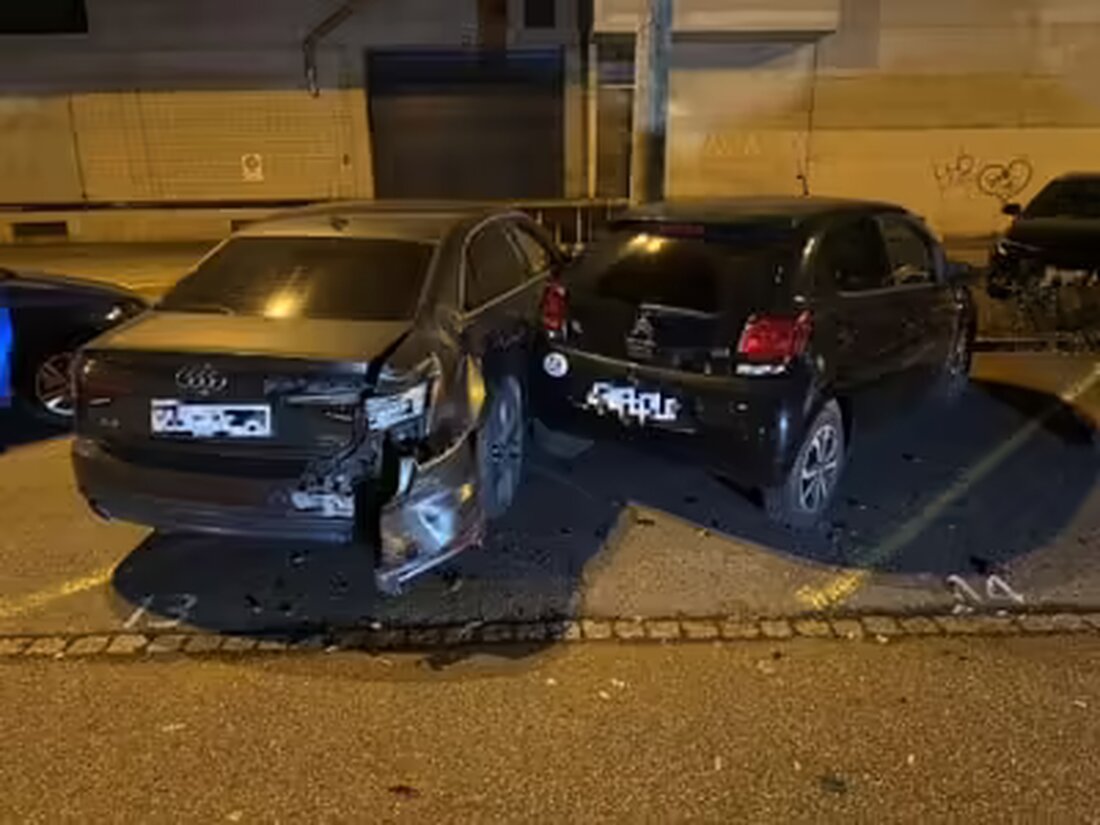 Am 3. November 2024 kollidierte ein Fahrer in Basel mit parkenden Autos und entfernte sich unerlaubt von der Unfallstelle.