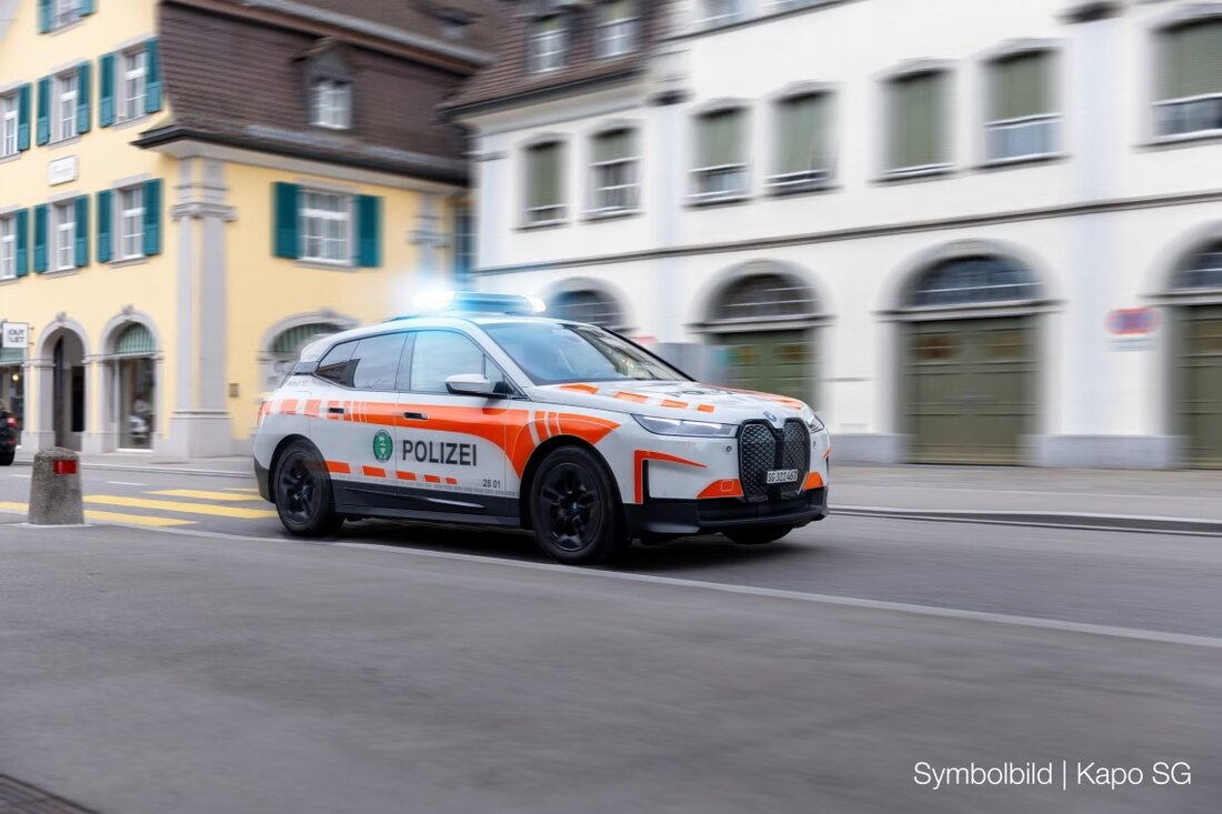 Ein 46-jähriger Mann bedrohte bei einer Verkehrskontrolle in Tübach Polizisten, nachdem er betrunken ohne Führerausweis fuhr.