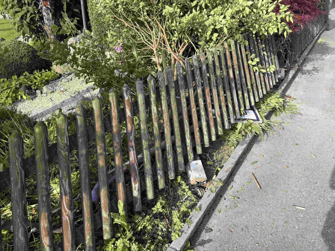 Ein 26-jähriger Mann verursachte am 14.06.2025 in Gähwil einen Selbstunfall, nachdem er fahrunfähig war. Polizei ermittelt.