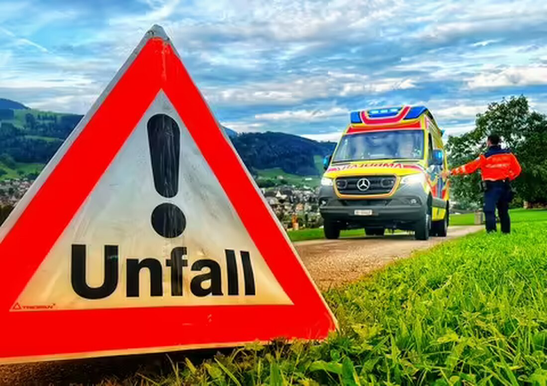 Kollision zwischen Fahrrad und Auto in Appenzell am 09.10.2024. Radfahrerin verletzt, Polizei sucht Zeugen.
