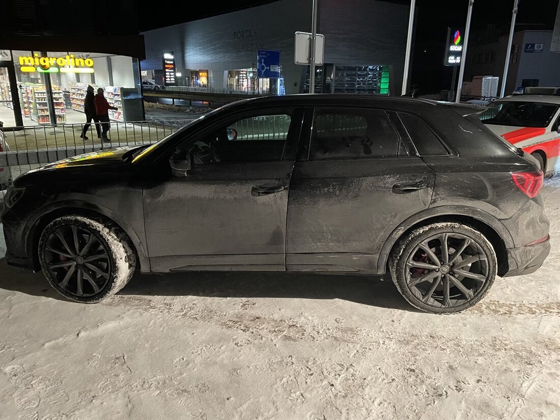 In Samedan wurde eine alkoholisierte Fahrerin angehalten, nachdem sie beinahe eine Frontalkollision verursacht hatte. Zeugen gesucht!