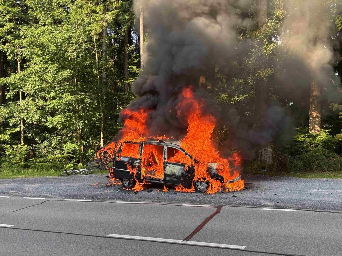 Am Samstag kam es auf der Stossstrasse in Altstätten zu einem Fahrzeugbrand. Ein 59-Jähriger konnte sein Auto nicht retten.