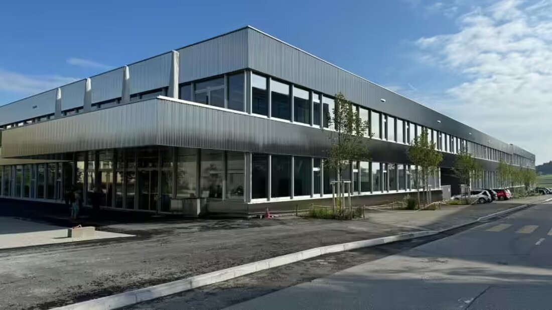 Am 7. November 2024 wird der Campus Le Vivier in Villaz-Saint-Pierre feierlich eingeweiht, ein Symbol für zukunftsorientierte Berufsbildung.