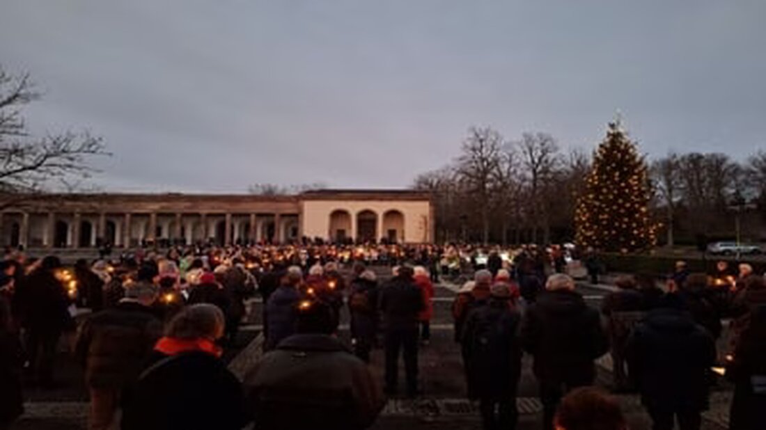 Am 24. Dezember 2025 feiert die Stadt Basel die 75. Weihnachtsfeier auf dem Friedhof am Hörnli mit Musik und festlicher Ansprache.