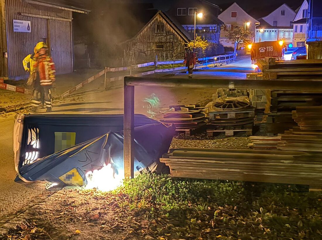 In Islikon brannte am Samstag eine mobile Toilette. Die Feuerwehr konnte den Brand schnell löschen, es gab keine Verletzten.