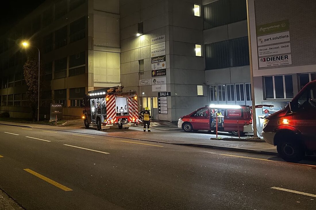 In Herisau brach am 11. November 2025 ein Brand in einem Gewerbegebäude aus. Hoher Sachschaden, keine Verletzten.