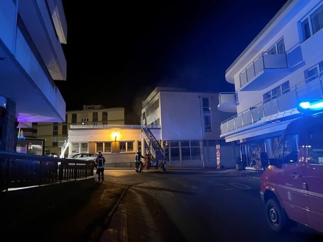 Am 24. Februar 2025 brach in einem Hotel in Leukerbad ein Brand aus. 17 Personen wurden evakuiert, neun verletzt. Anzeichen von erheblichem Sachschaden.