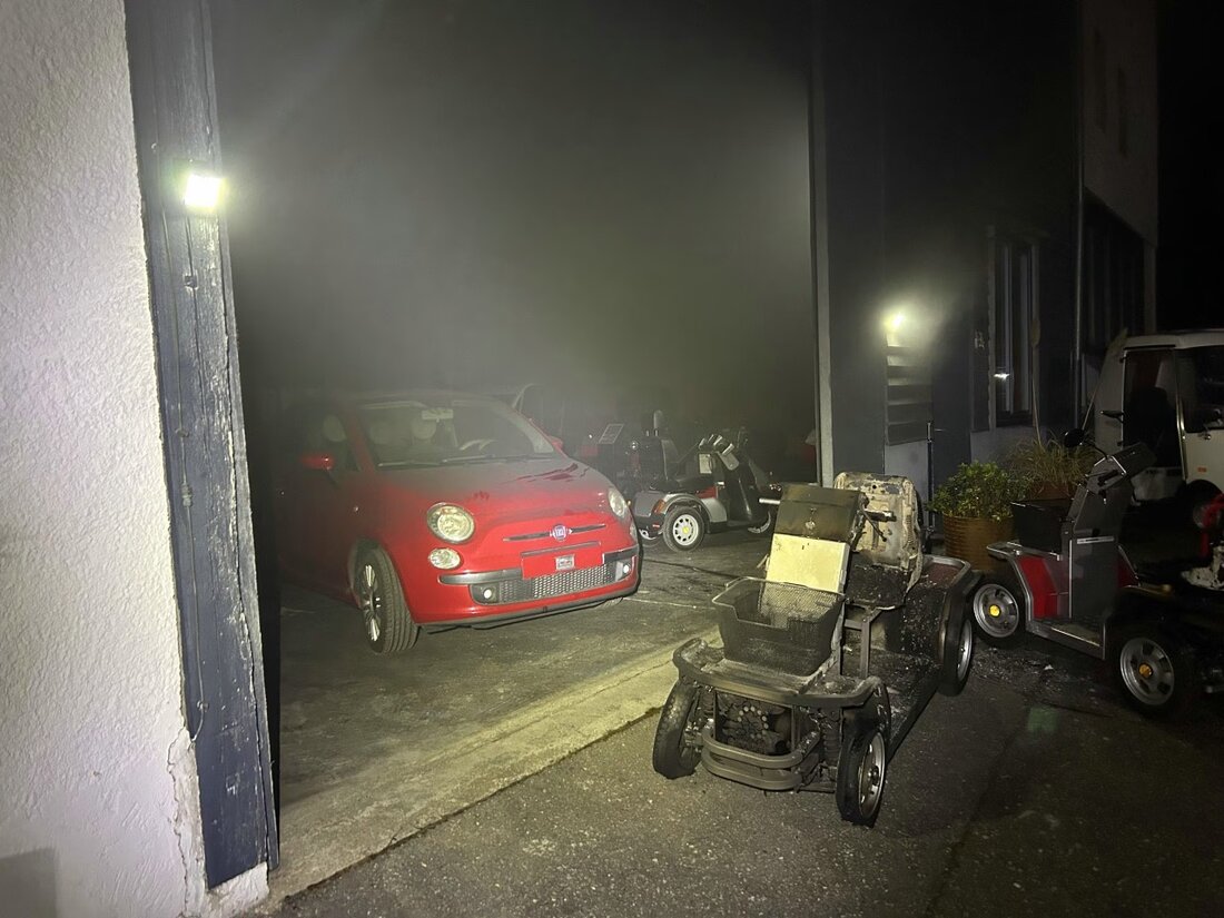 Ein Brand in Boniswil wurde frühzeitig entdeckt, dank eines Hinweises von einem Motorradfahrer. Die Feuerwehr verhinderte Schlimmeres.