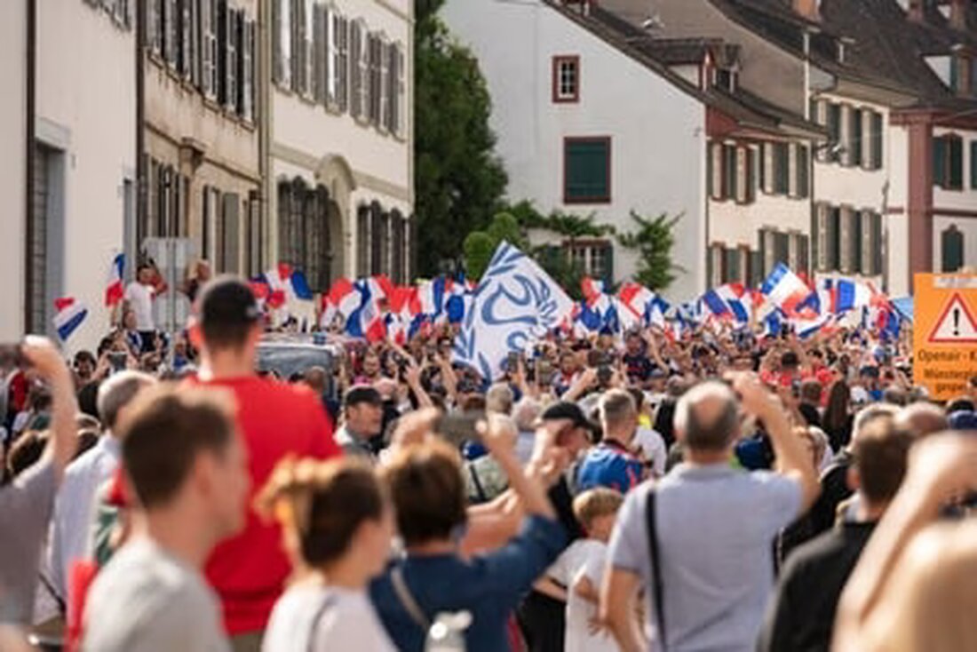 Im ausverkauften Joggeli feierten heute beim Viertelfinale mehr Frauen als je zuvor – ein historischer Moment für den Frauenfußball.