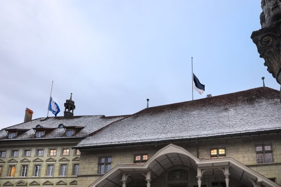 Am Freitag um 14 Uhr wird im Kanton Freiburg eine Schweigeminute zum Gedenken an die Opfer der Tragödie von Crans-Montana eingehalten.