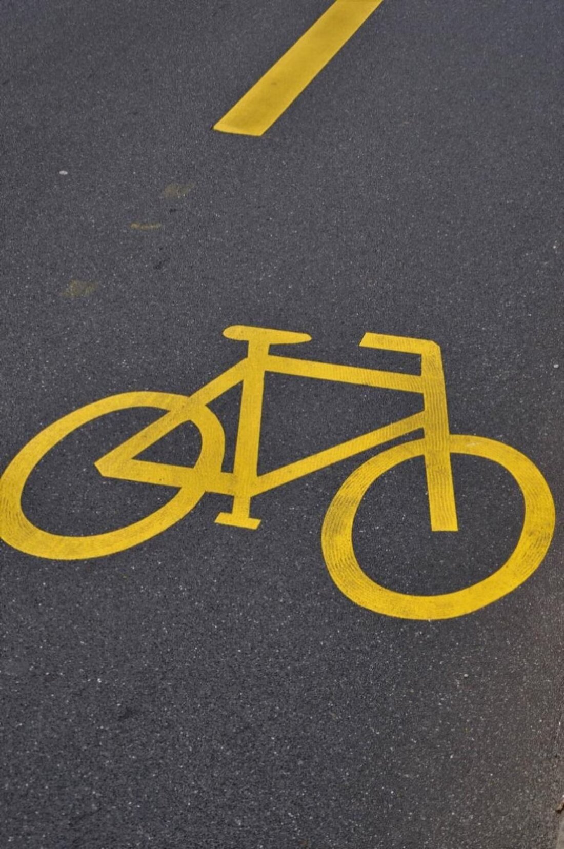 Freiburg präsentiert neuen Velowegnetzplan: Verbesserung der Veloinfrastruktur für Alltag und Klimaschutz bis 2026.