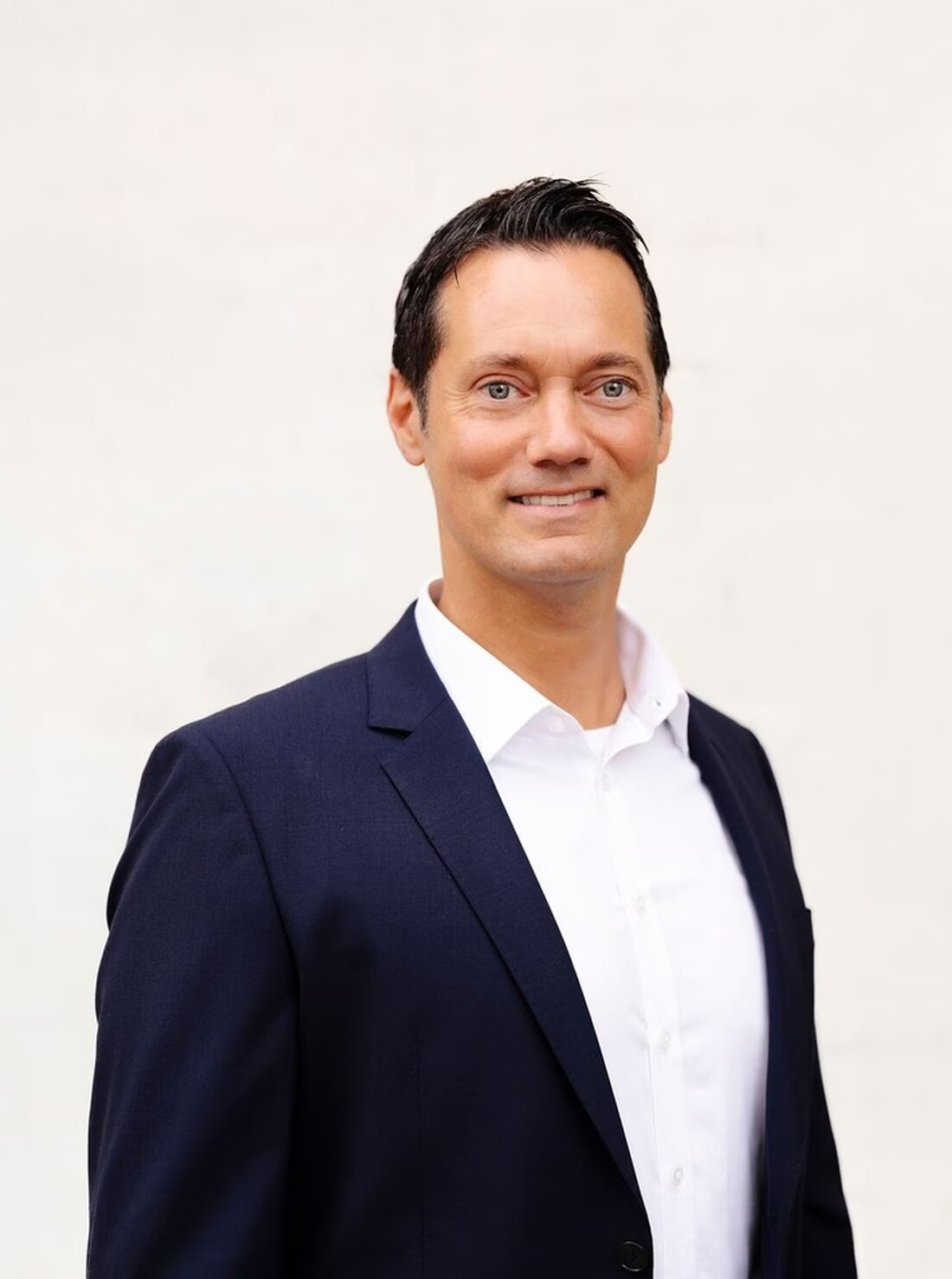 Marktlink Schweiz bringt frischen Wind in die M&A-Beratung für KMU, fokussiert auf strategische Nachfolgeplanung und internationale Käufernetzwerke.