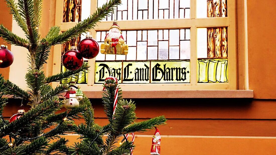 Der Regierungsrat Glarus wünscht frohe Festtage und blickt auf die Solidarität und Gemeinschaft im Kanton zurück.