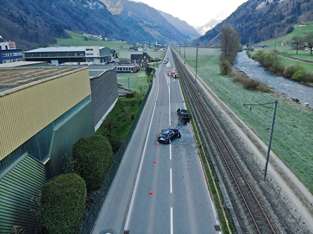In Wolfenschiessen ereignete sich am 8. April 2025 eine schwere Frontalkollision. Drei Personen erlitten erhebliche Verletzungen.