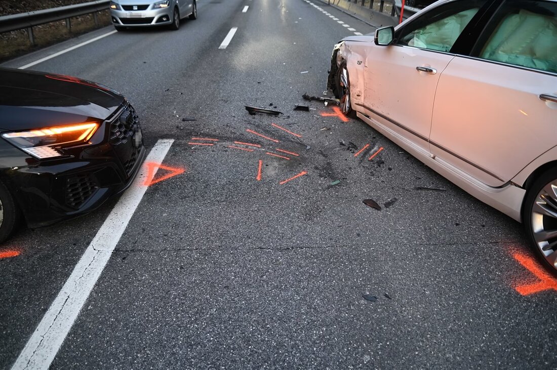 In Landquart kam es zu einer Frontalkollision zwischen zwei Autos, bei der fünf Personen leicht verletzt wurden und ins Spital eingeliefert wurden.