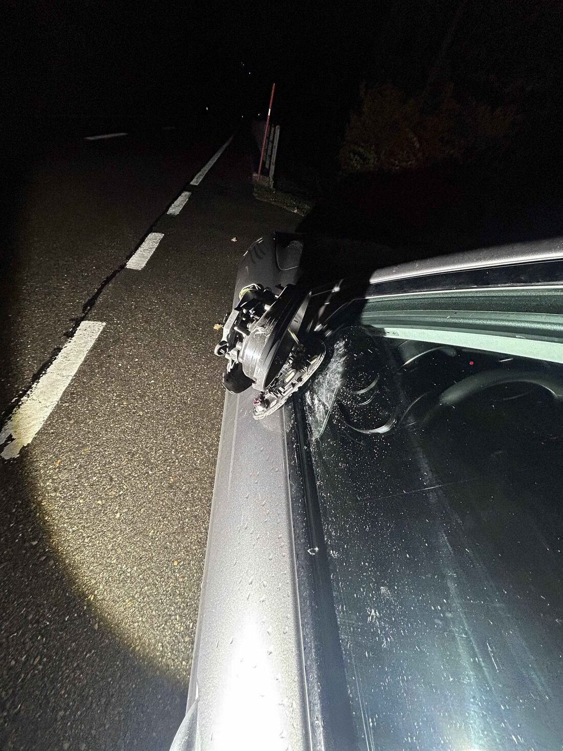 Streifkollision in Speicher: Ein 49-Jähriger verliert Führerausweis nach Alkoholtest; niemand verletzt, Sachschaden entsteht.