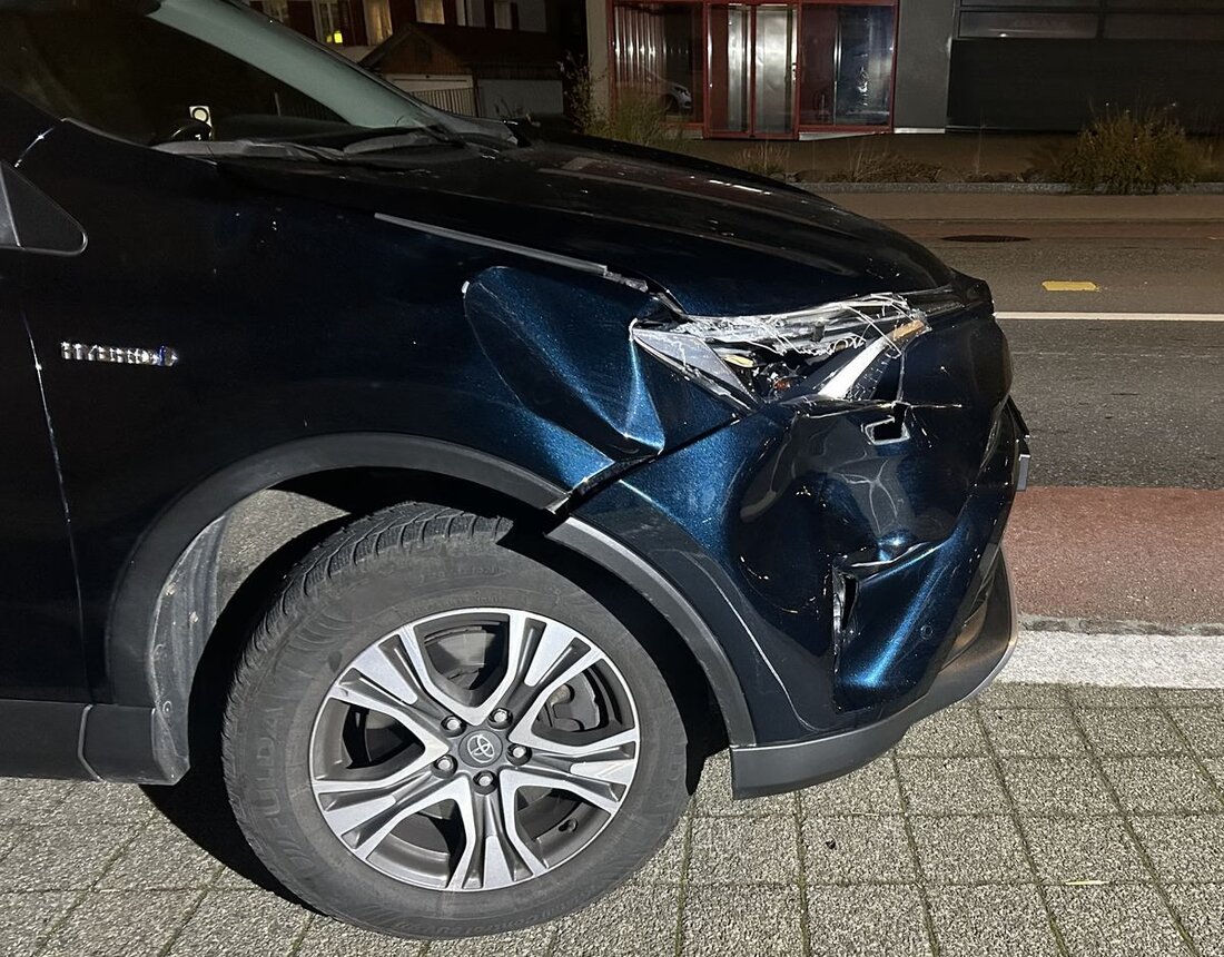 In Herisau verletzte sich ein 73-jähriger Fussgänger schwer, als ein 65-jähriger Autofahrer ihn übersehen und kollidierte.