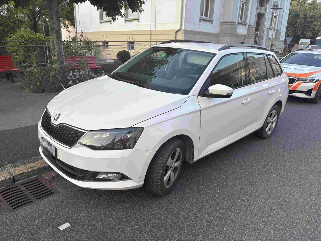 Am 12.06.2025 kam es in Buchs zu einem Verkehrsunfall zwischen einer Fussgängerin und einem Auto. Eine 20-Jährige erlitt Verletzungen.