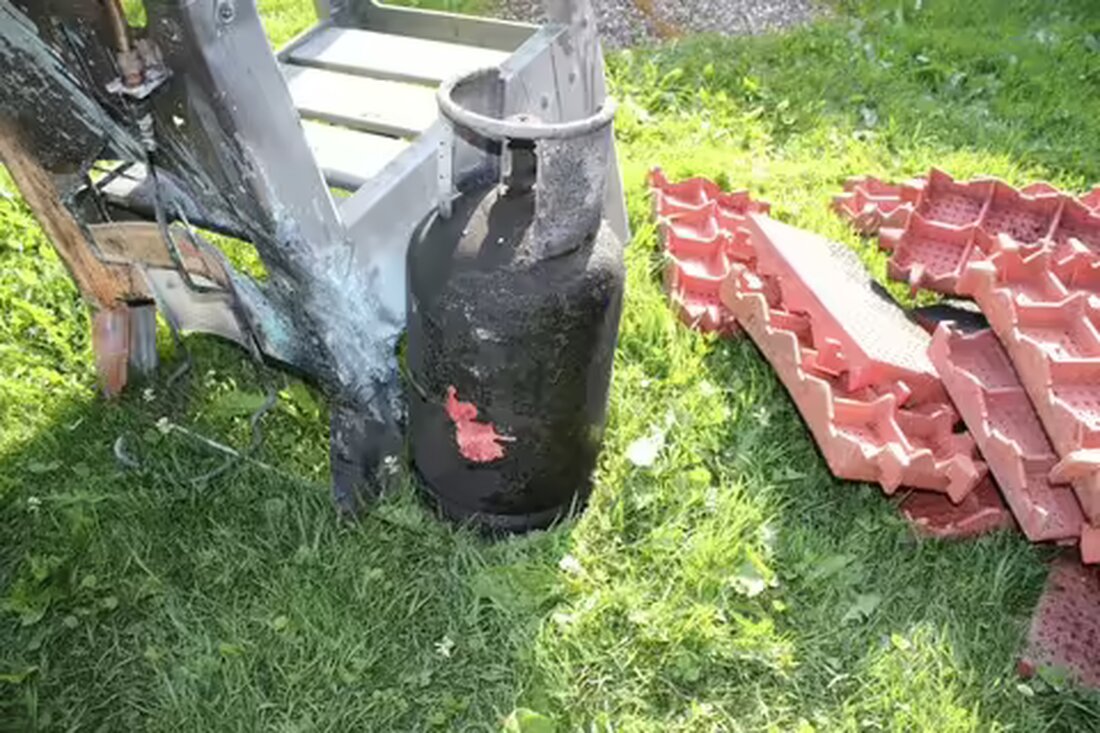 In Appenzell entflammte am Sonntagabend eine Gasflasche beim Grillen. Feuerwehr und Rettungsdienst waren schnell vor Ort.
