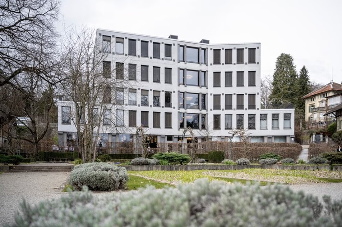 GastroSuisse verkündet die Nicht-Neulancierung der Hotelfachschule Zürich, während das Restaurant Belvoirpark weiterhin geöffnet bleibt.