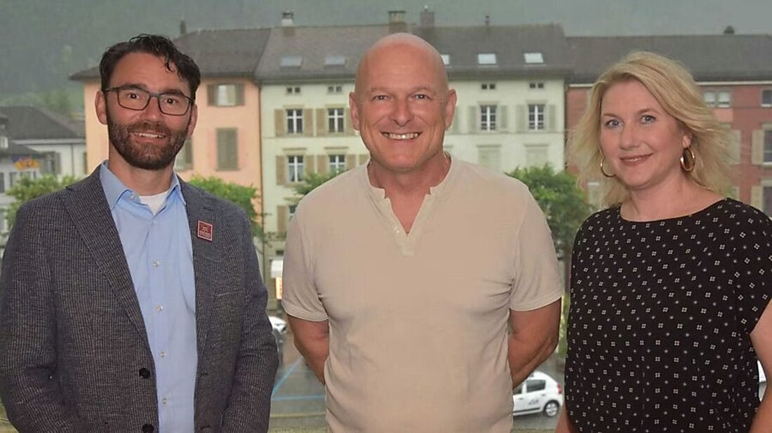 Glarner Verbände starten ab August 2025 Firmenabo Ostwind, um Mitarbeitenden vergünstigte ÖV-Nutzung zu ermöglichen.