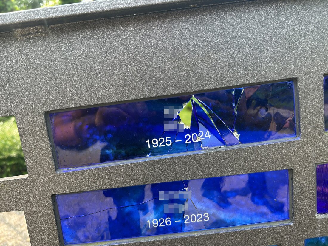 Im Friedhof der Evangelischen Kirche in Romanshorn wurden Grabtafeln beschädigt. Kantonspolizei Thurgau sucht Zeugen der Sachbeschädigung.
